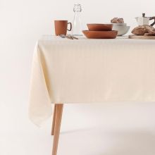 Скатерть EASY CARE 135x220см кремовая, 250г/м2